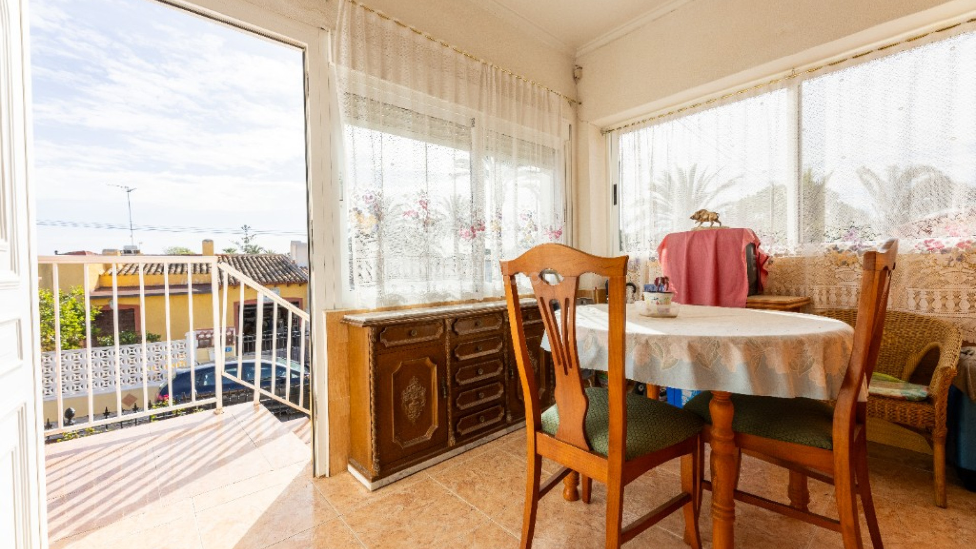 Resale - Villa -
Punta Prima