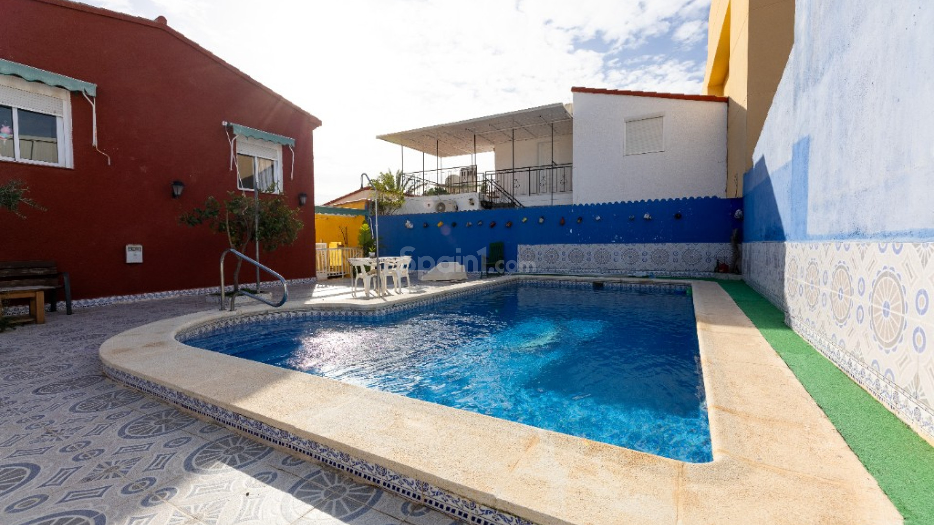 Resale - Villa -
Punta Prima