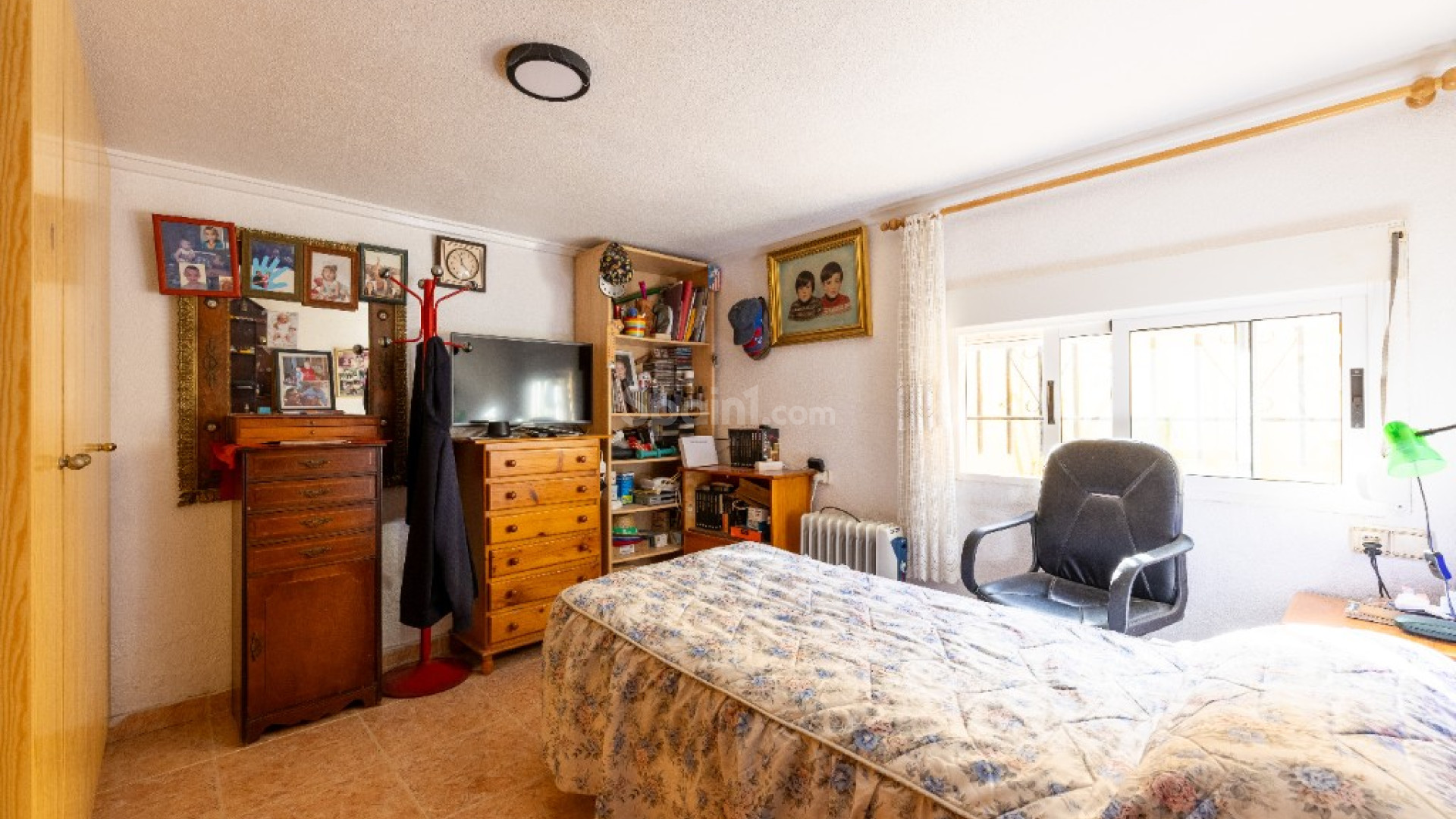 Resale - Villa -
Punta Prima