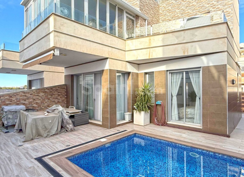 Resale - Villa -
Rojales - Ciudad Quesada