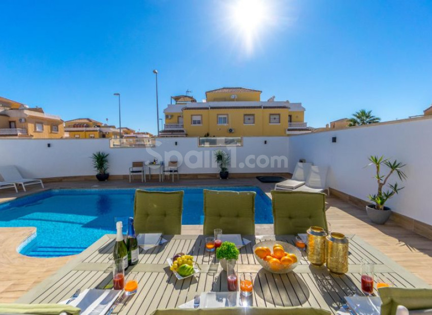 Resale - Villa -
Rojales - Ciudad Quesada