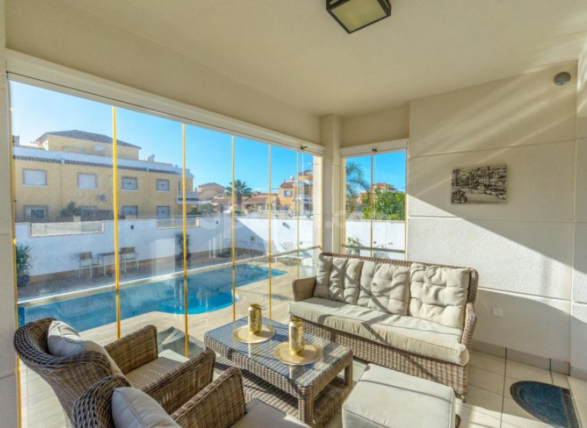 Resale - Villa -
Rojales - Cuidad Quesada