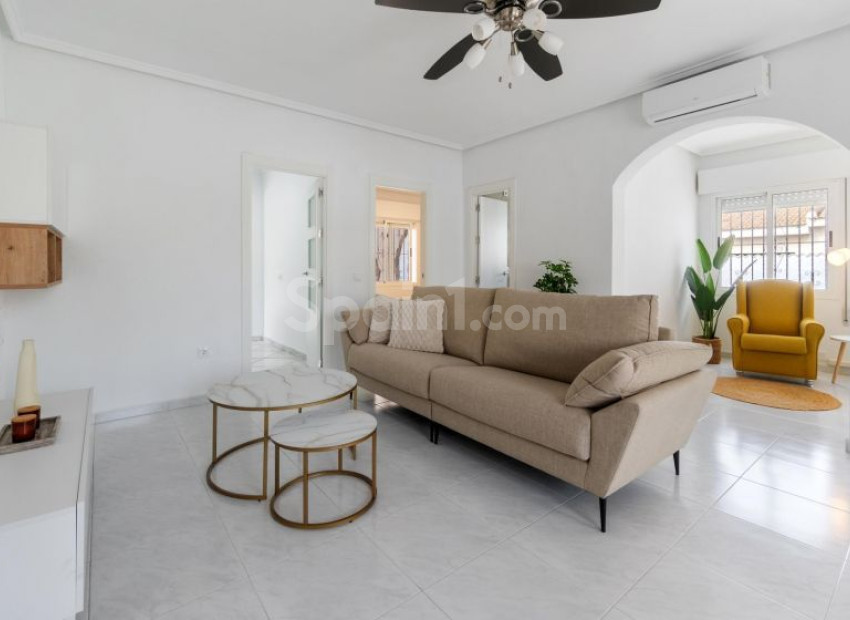 Resale - Villa -
Rojales - Pueblo Bravo