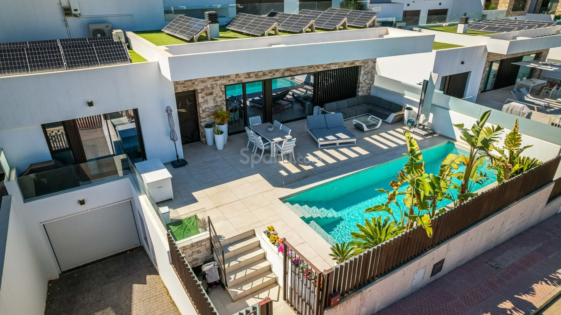 Resale - Villa -
ROJALES