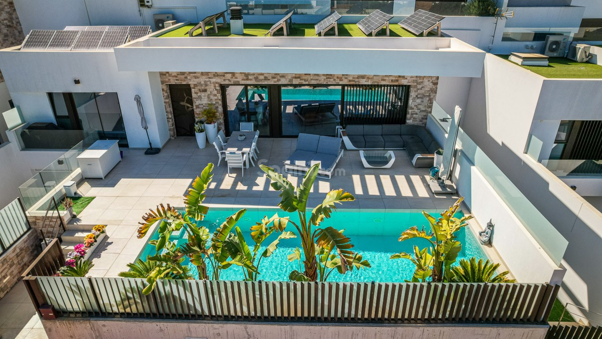 Resale - Villa -
ROJALES