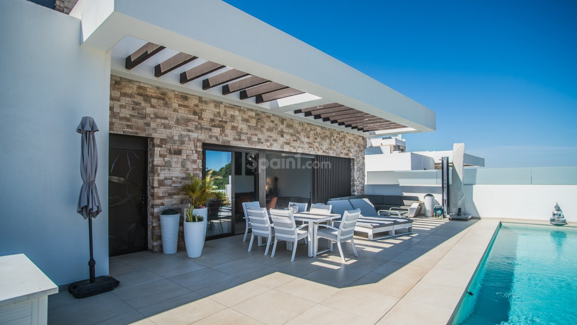 Resale - Villa -
ROJALES