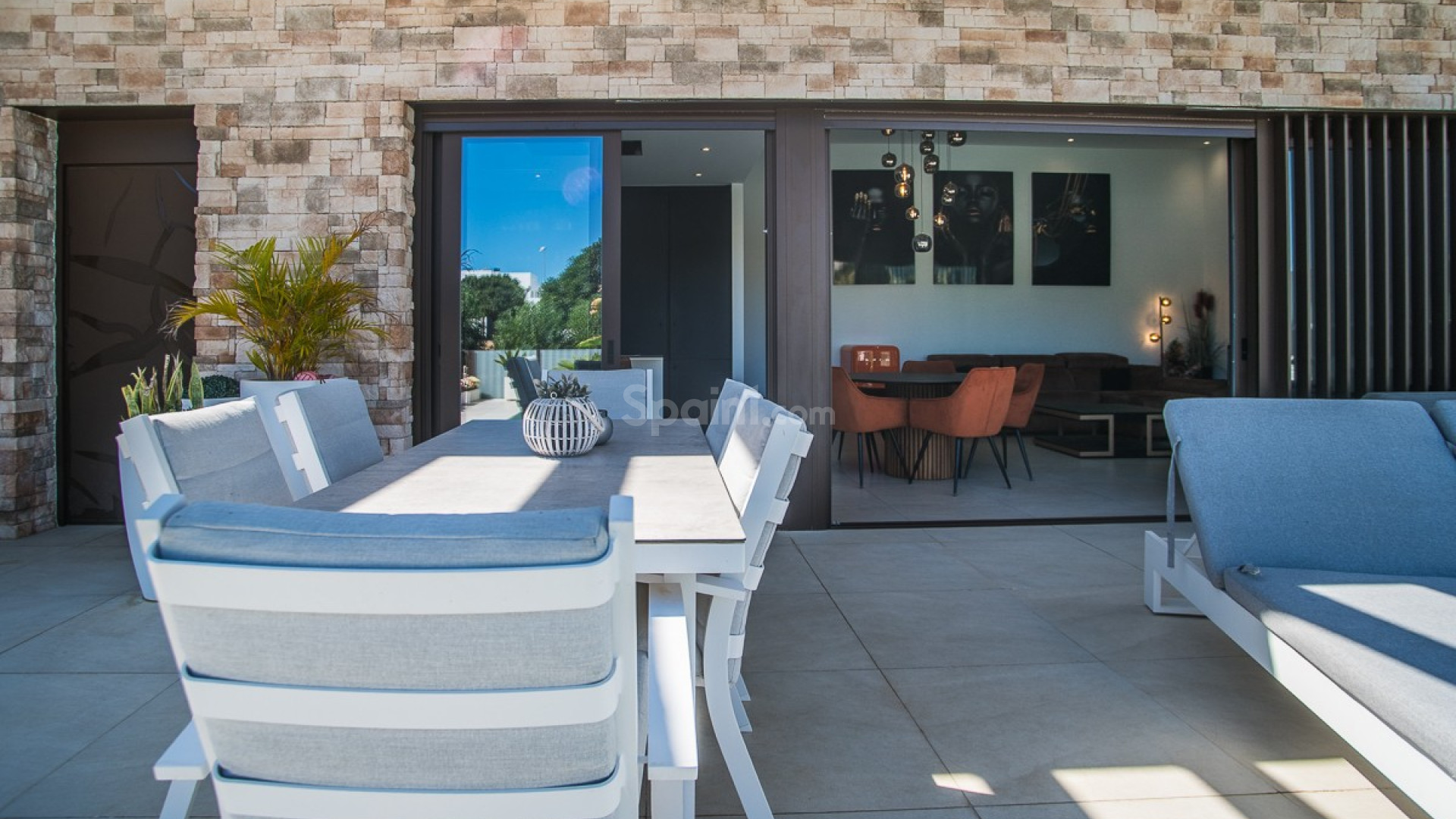 Resale - Villa -
ROJALES