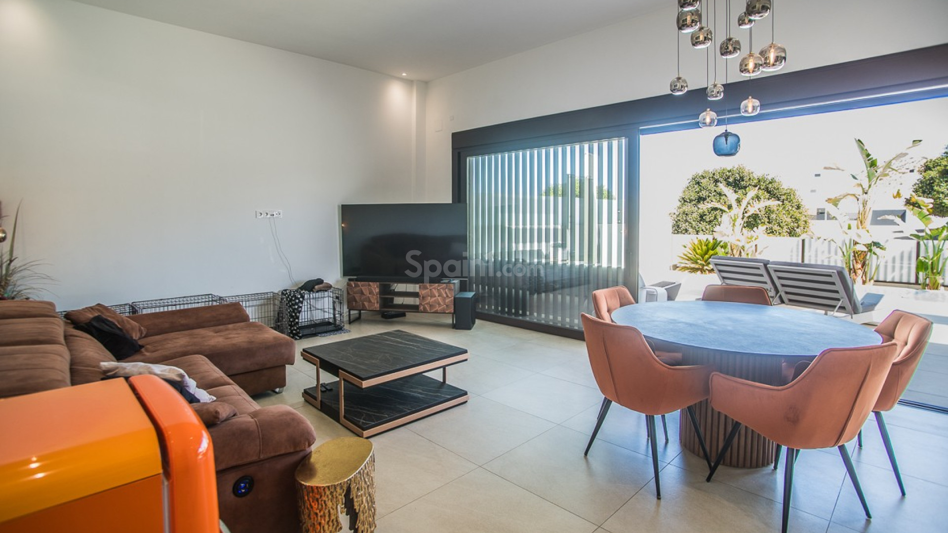 Resale - Villa -
ROJALES