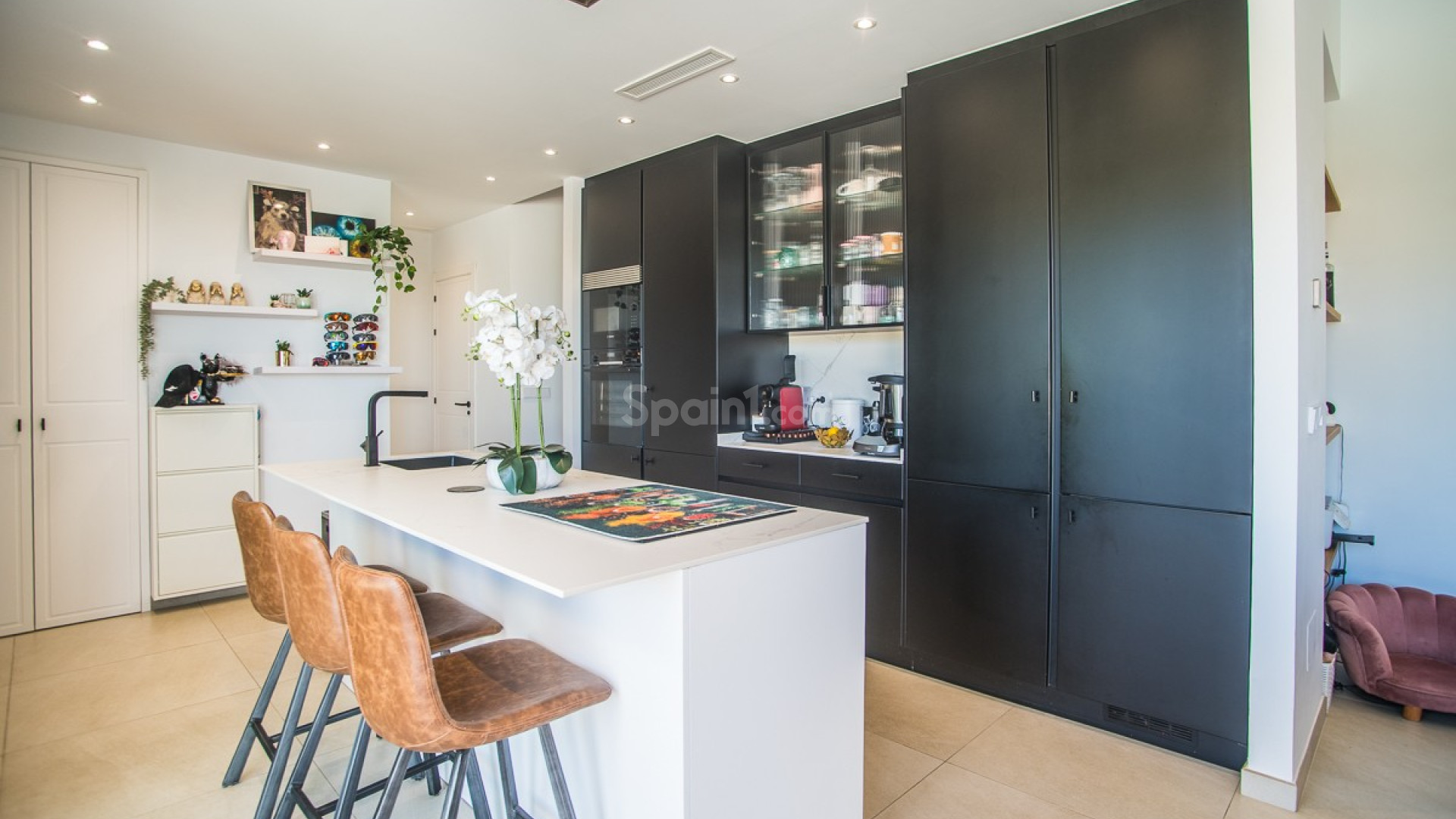 Resale - Villa -
ROJALES