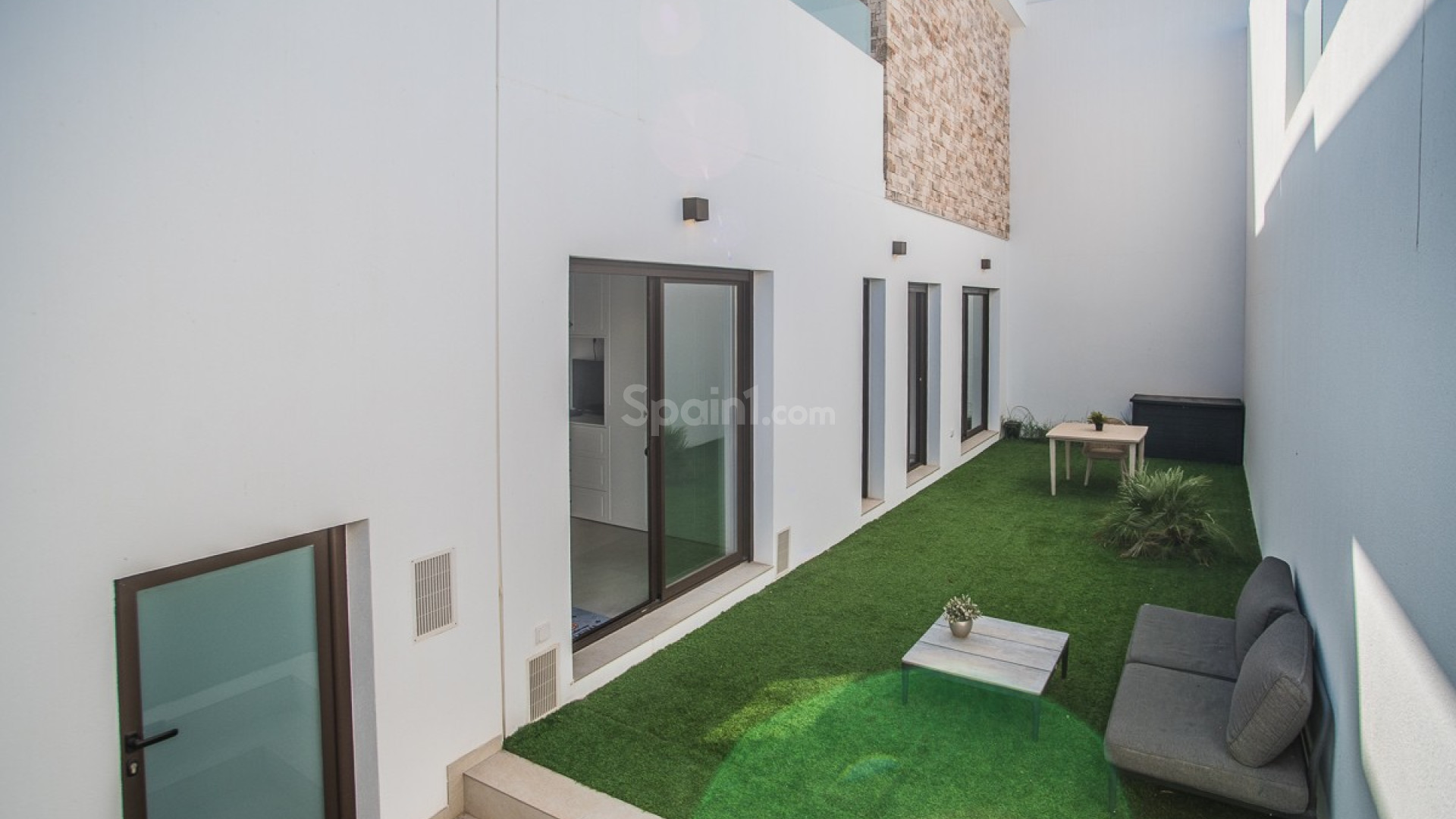 Resale - Villa -
ROJALES