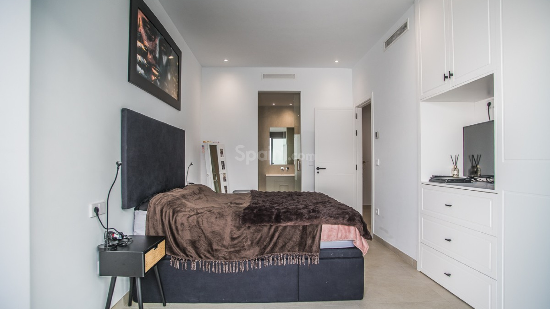 Resale - Villa -
ROJALES