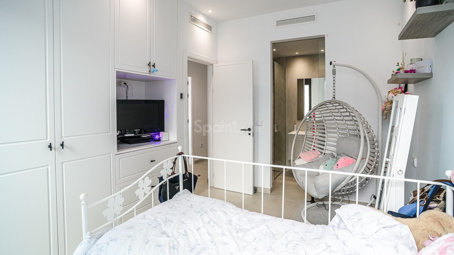 Resale - Villa -
ROJALES