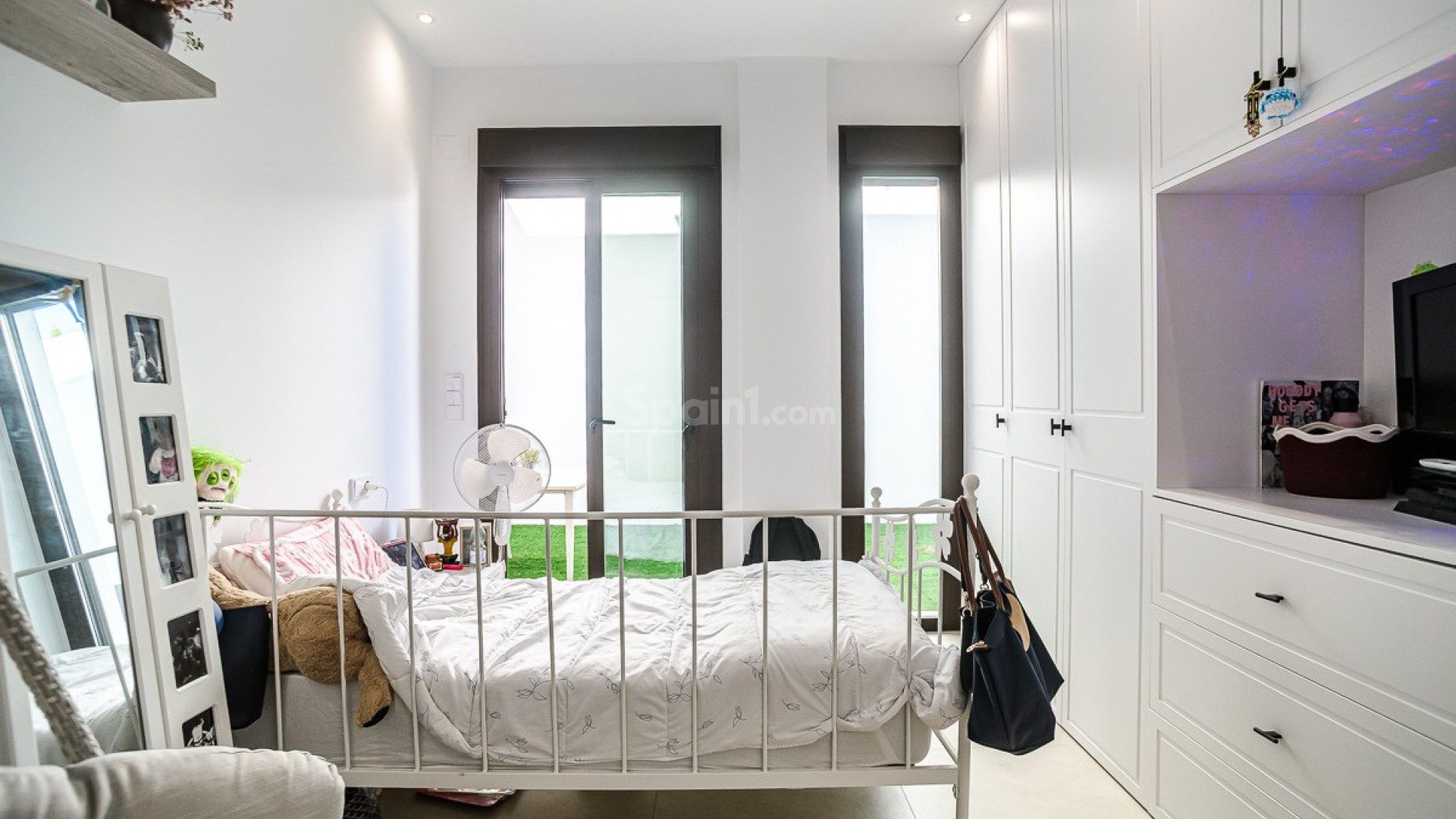 Resale - Villa -
ROJALES