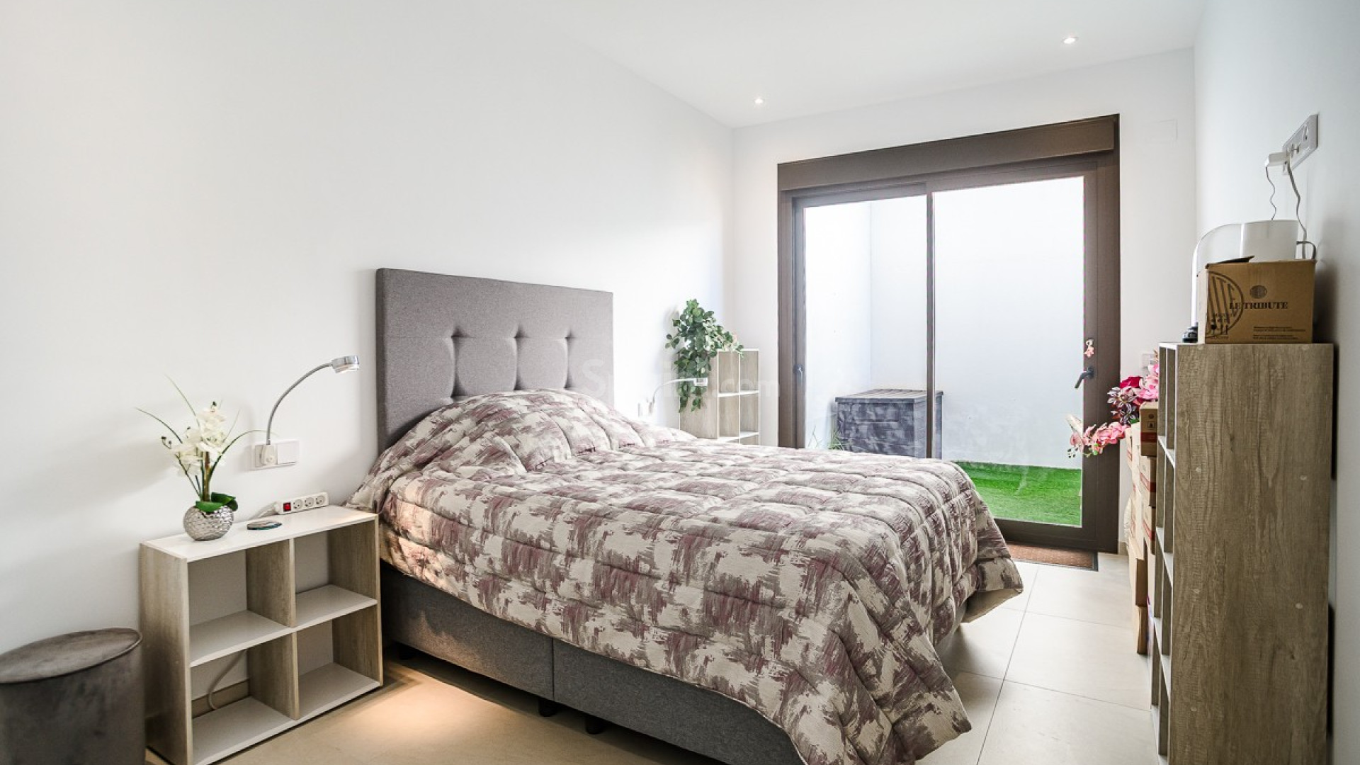 Resale - Villa -
ROJALES