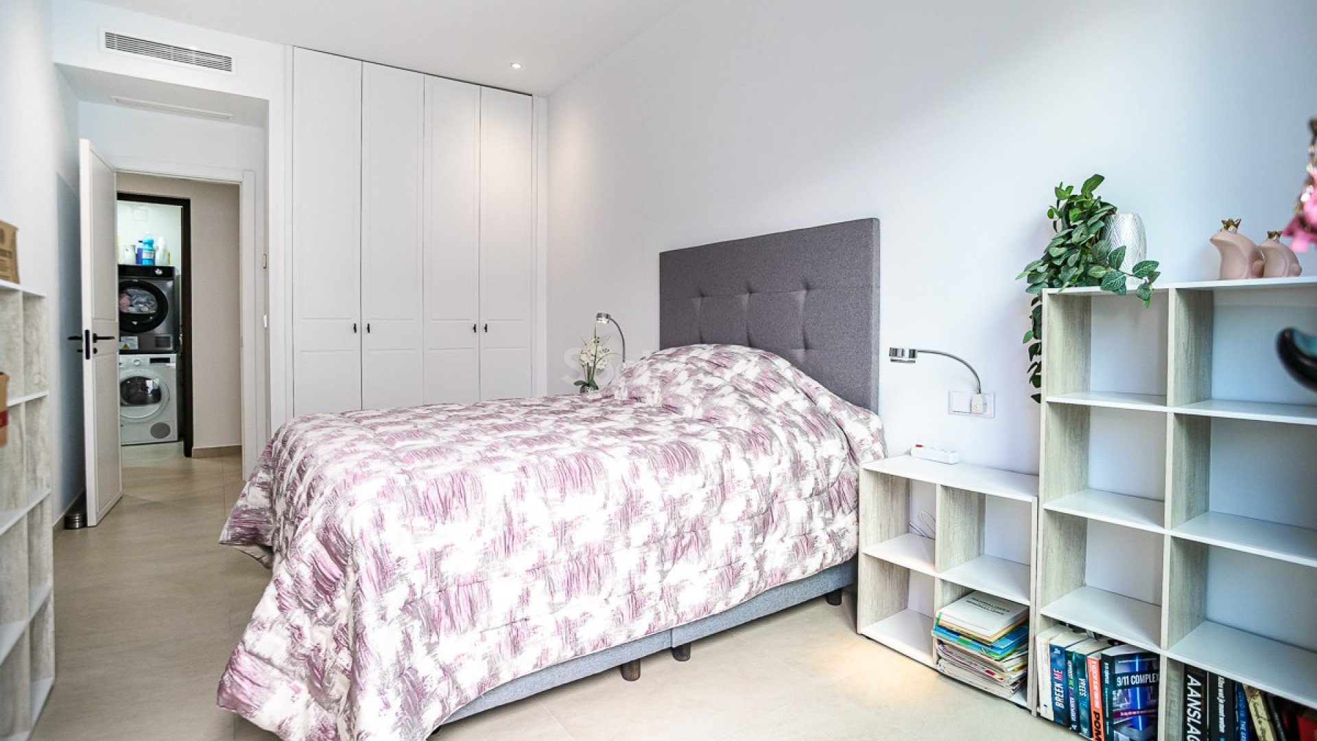 Resale - Villa -
ROJALES
