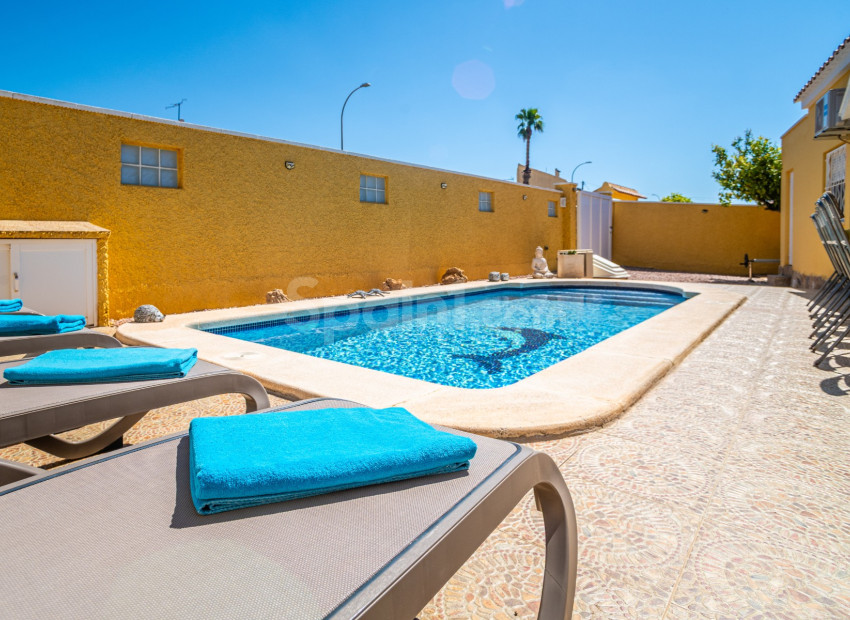Resale - Villa -
San Fulgencio - urb.la marina