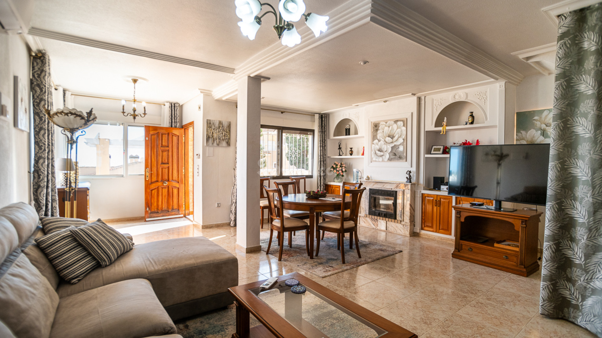 Resale - Villa -
SAN MIGUEL DE SALINAS - Blue Lagoon