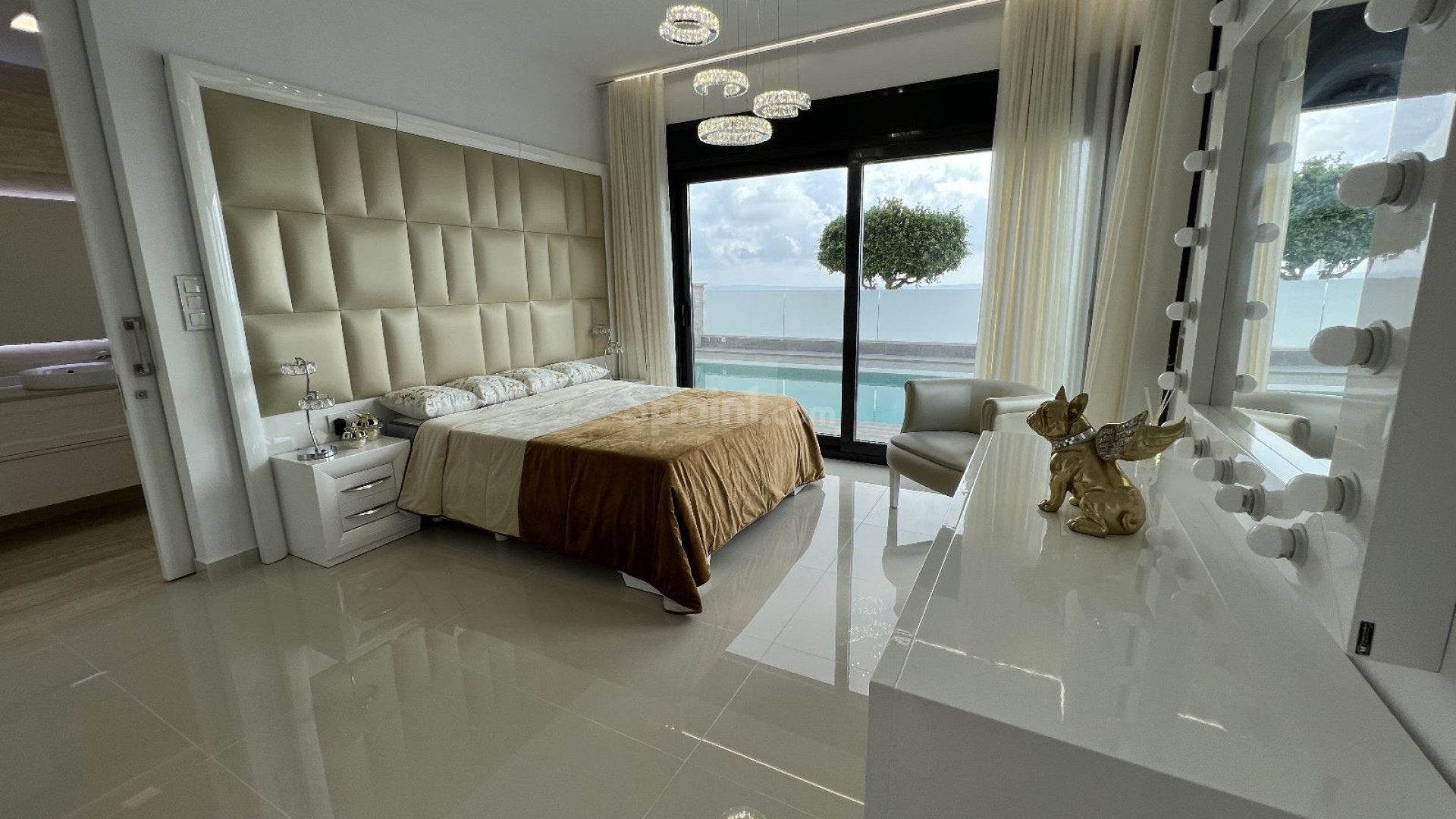 Resale - Villa -
San Miguel de Salinas - Costa Blanca Sur