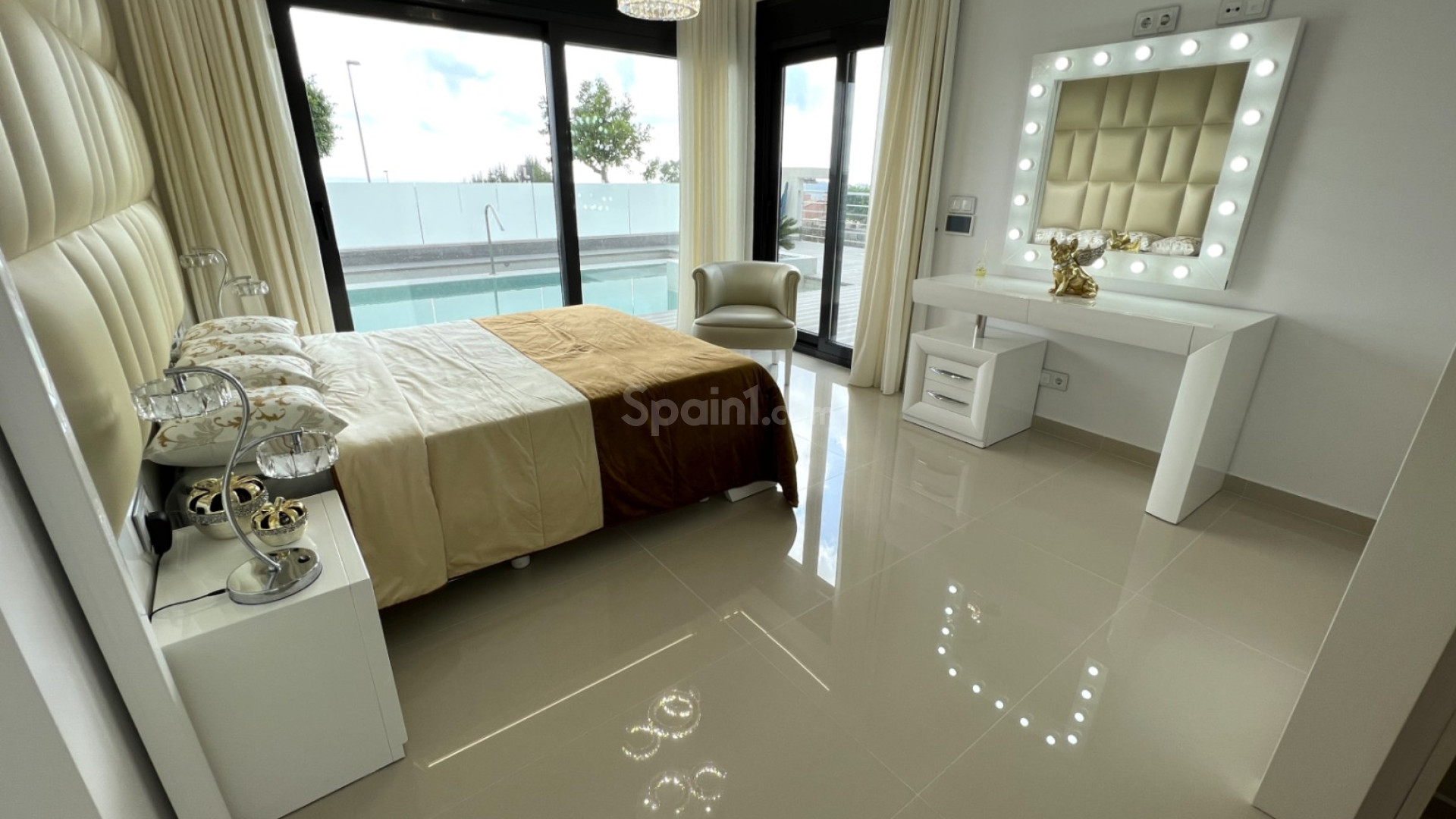 Resale - Villa -
San Miguel de Salinas - Costa Blanca Sur
