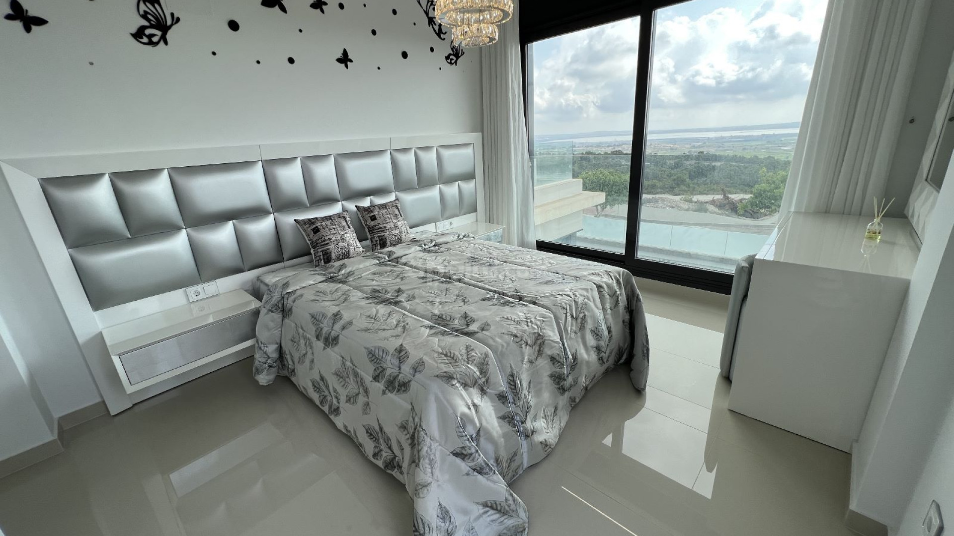 Resale - Villa -
San Miguel de Salinas - Costa Blanca Sur