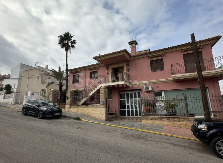 Resale - Villa -
San Miguel de Salinas
