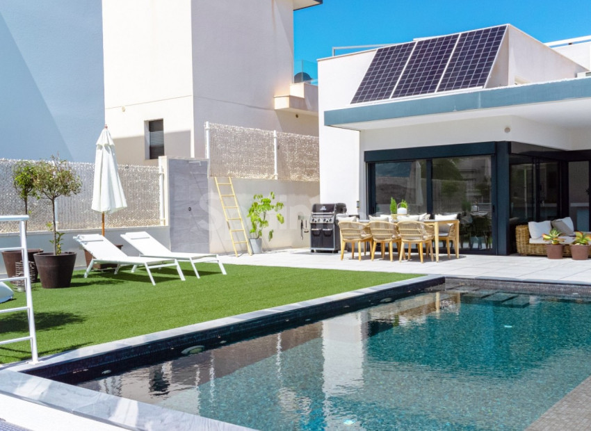 Resale - Villa -
San Miguel de Salinas