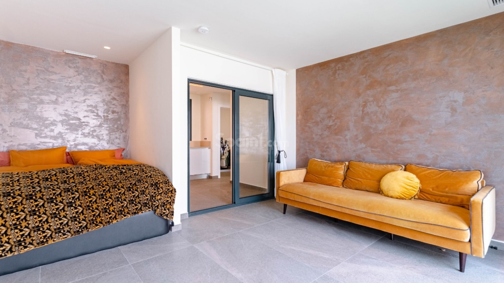 Resale - Villa -
San Miguel de Salinas