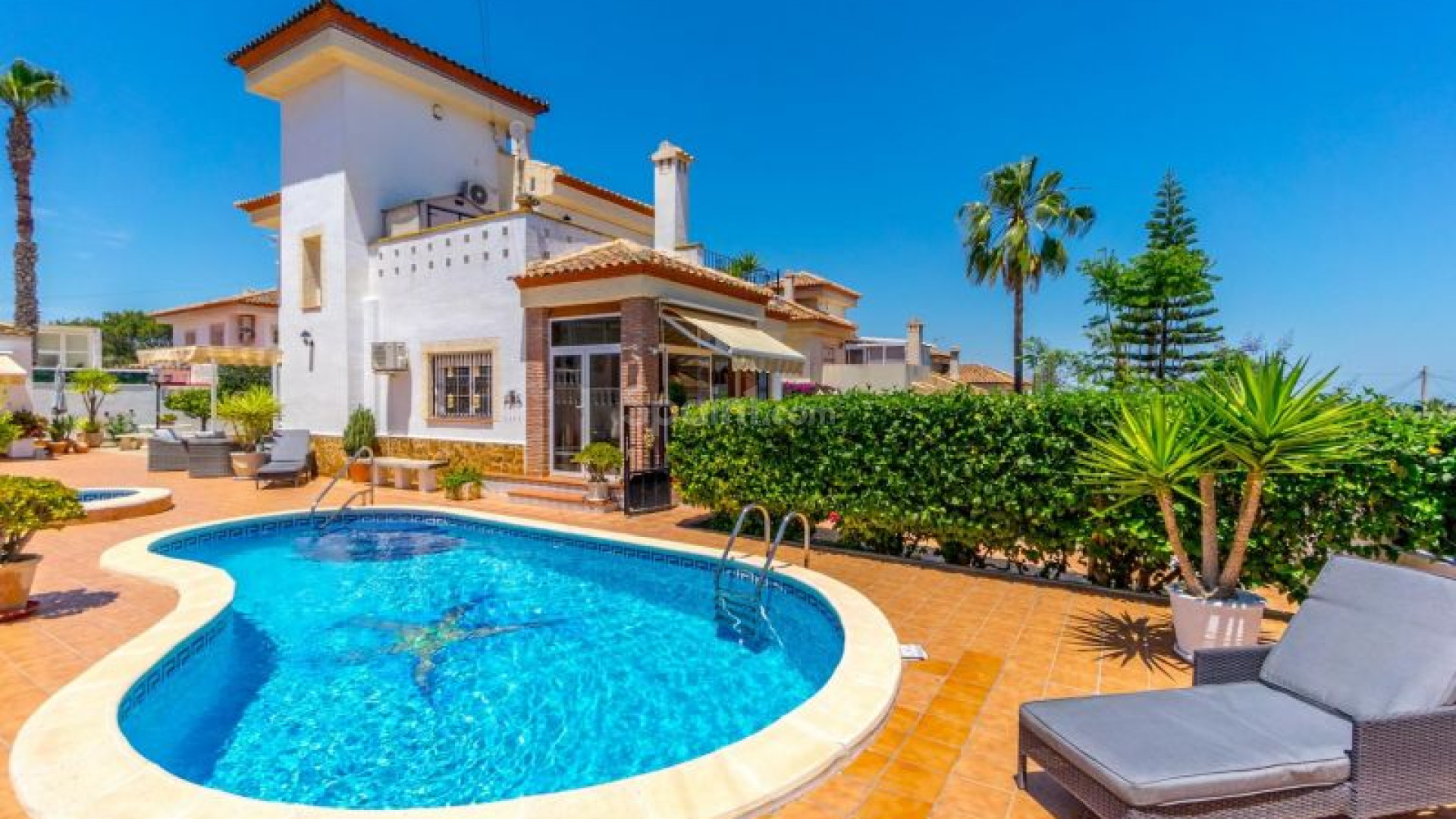 Resale - Villa -
San Miguel de Salinas
