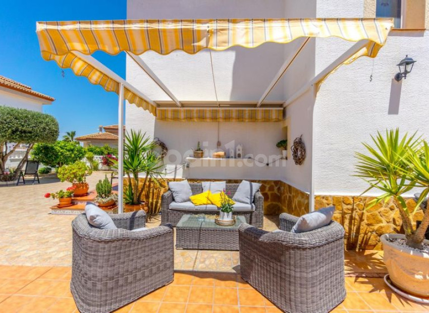 Resale - Villa -
San Miguel de Salinas