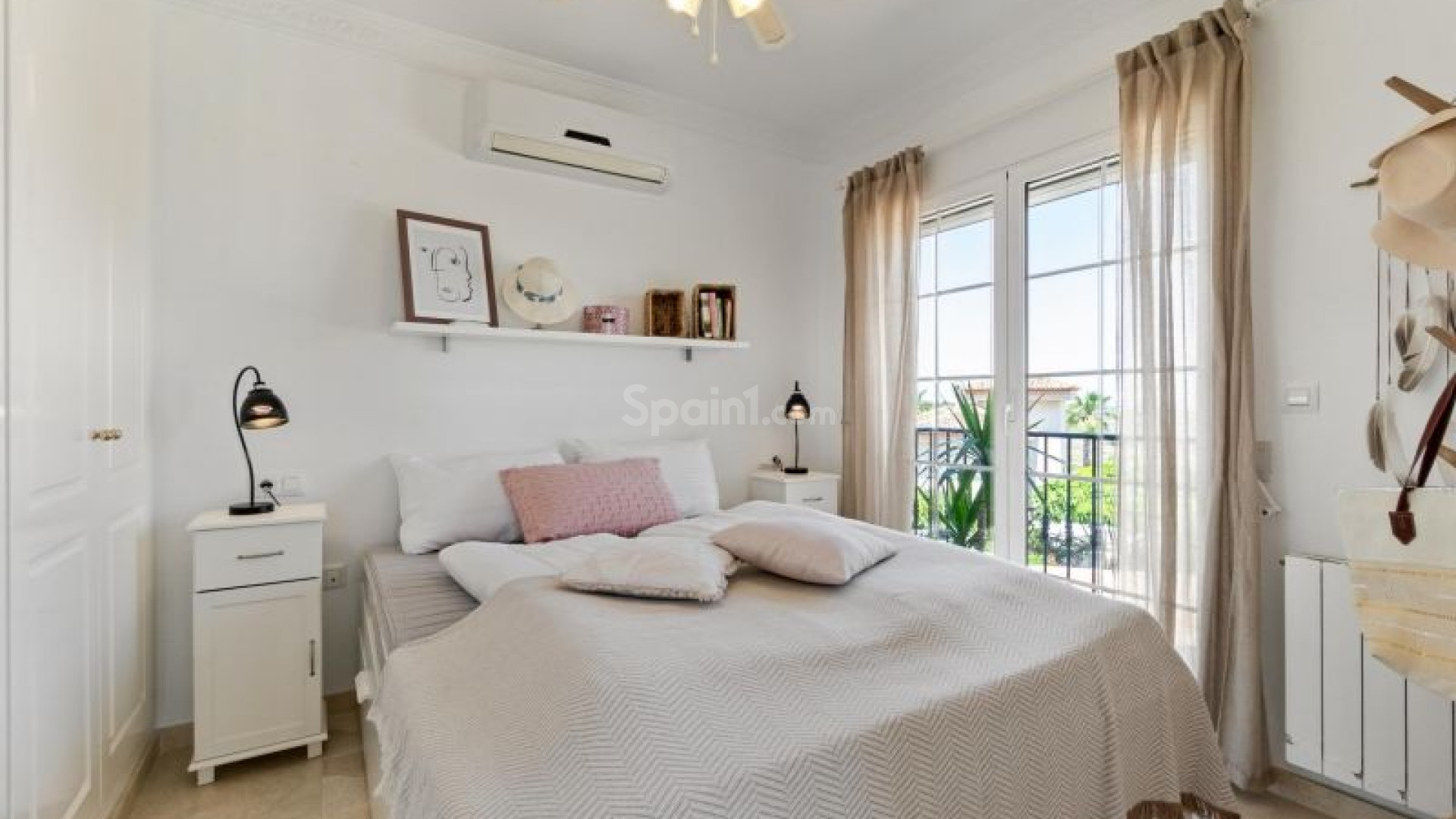 Resale - Villa -
San Miguel de Salinas