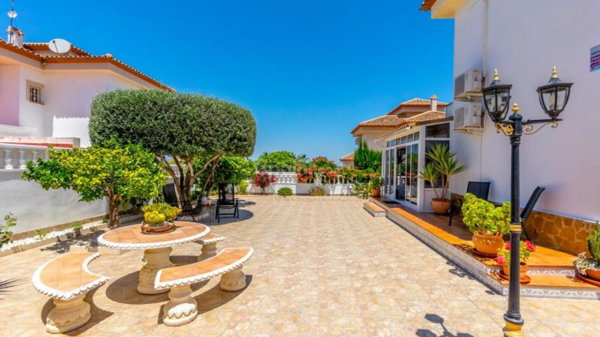 Resale - Villa -
San Miguel de Salinas