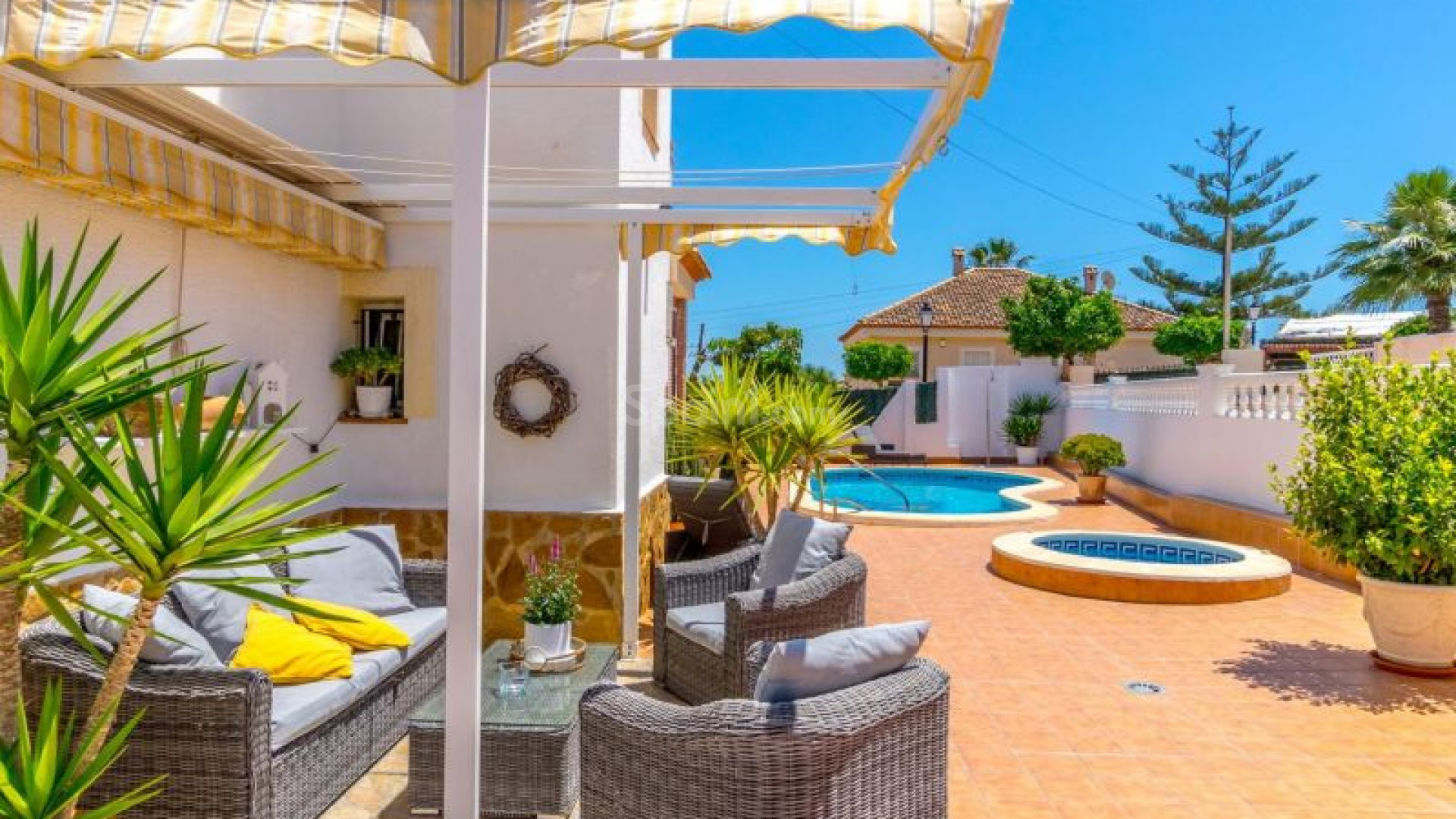 Resale - Villa -
San Miguel de Salinas