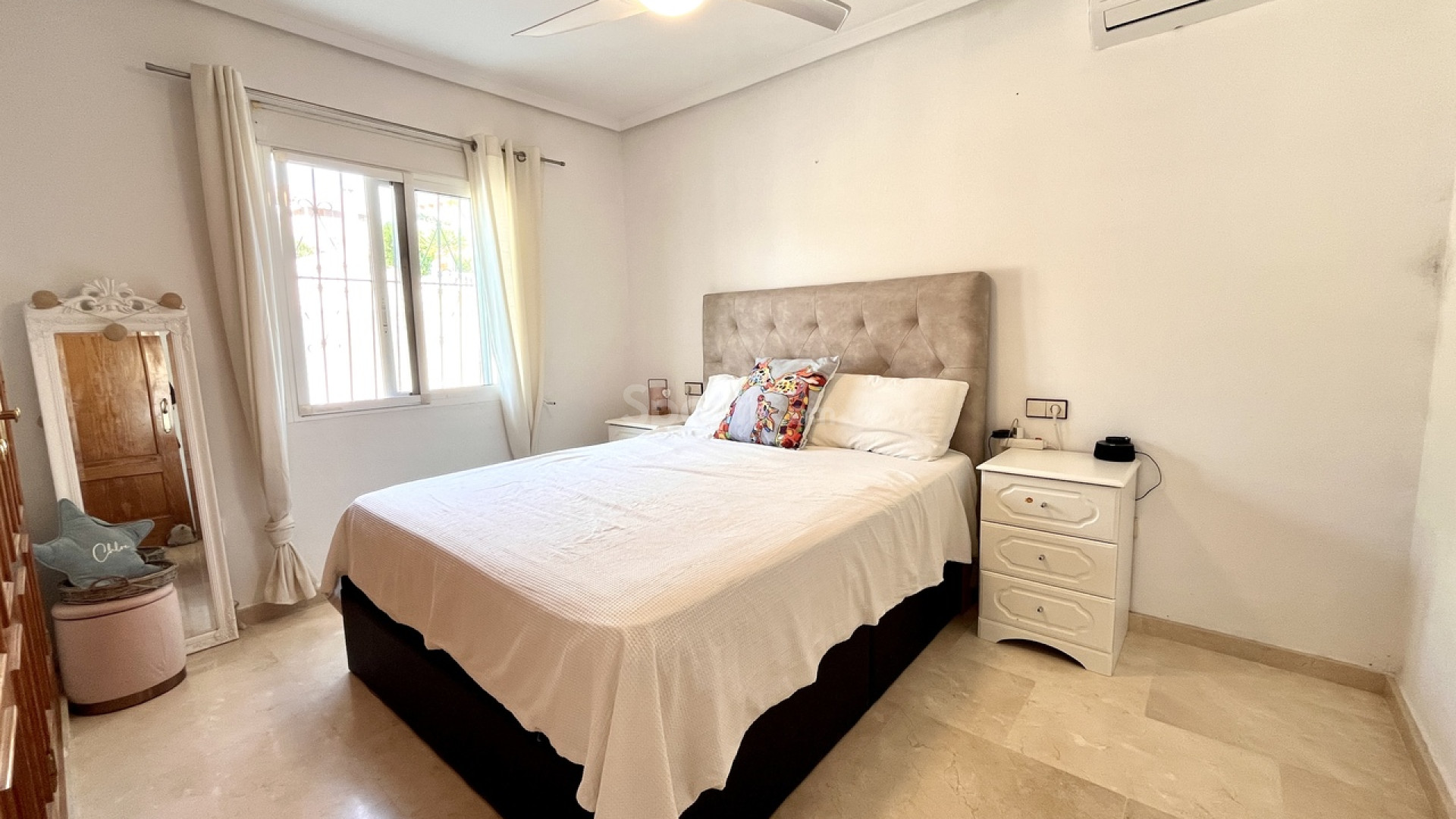 Resale - Villa -
San Miguel de Salinas