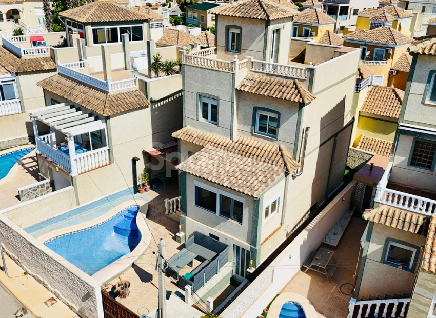 Resale - Villa -
San Miguel de Salinas