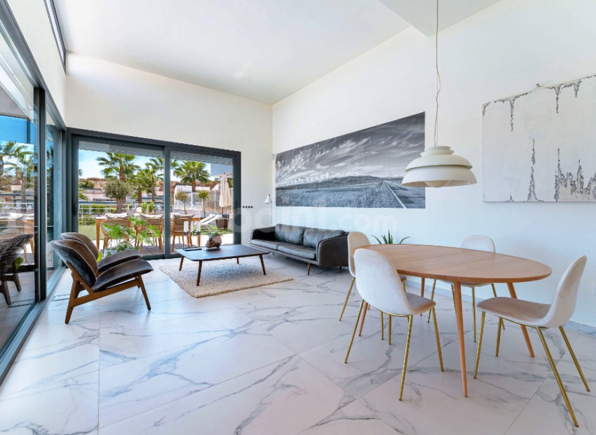 Resale - Villa -
San Miguel de Salinas