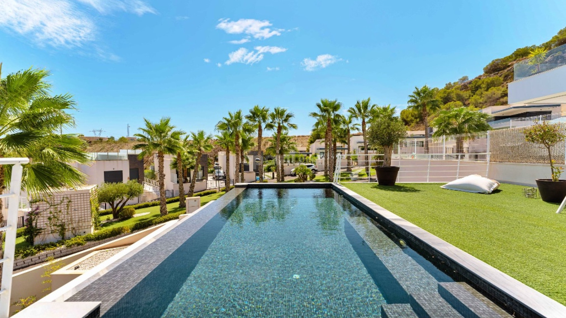 Resale - Villa -
San Miguel de Salinas