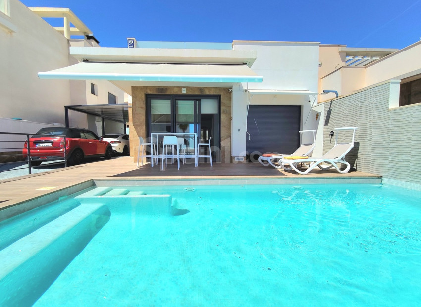 Resale - Villa -
San Miguel de Salinas