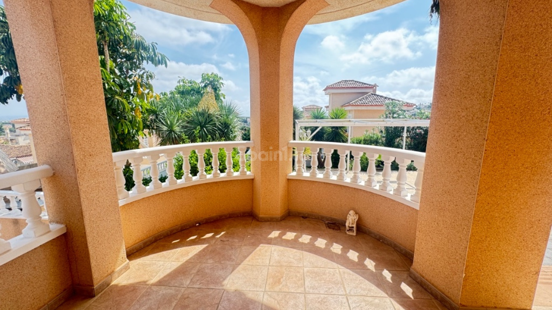 Resale - Villa -
San Miguel - San Miguel De Salinas