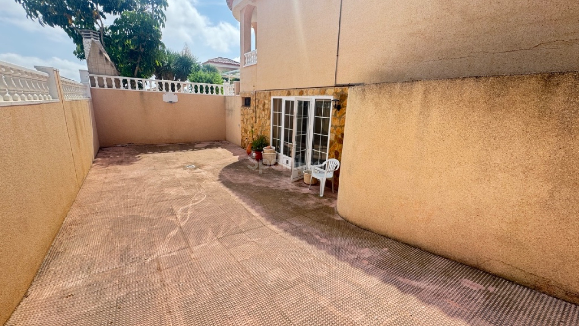 Resale - Villa -
San Miguel - San Miguel De Salinas