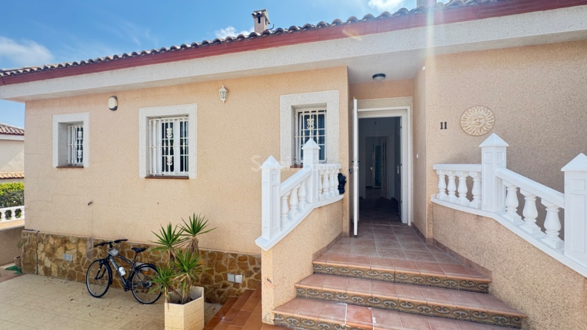 Resale - Villa -
San Miguel - San Miguel De Salinas