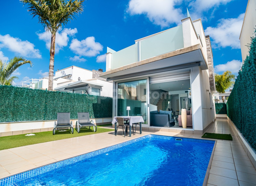 Resale - Villa -
SAN PEDRO DEL PINATAR - Lo Pagan