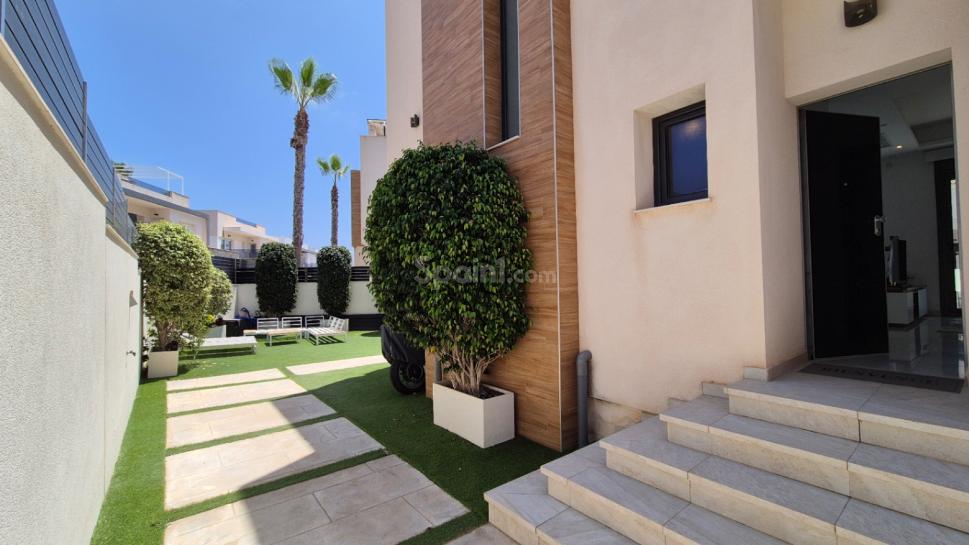 Resale - Villa -
Torrevieja - Costa Blanca Sur