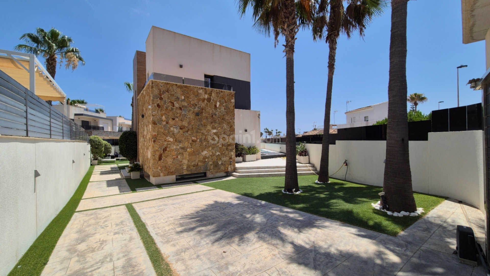 Resale - Villa -
Torrevieja - Costa Blanca Sur