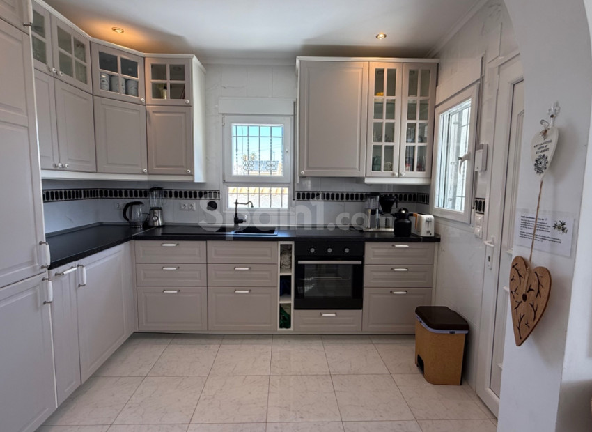 Resale - Villa -
Torrevieja - Costa Blanca Sur