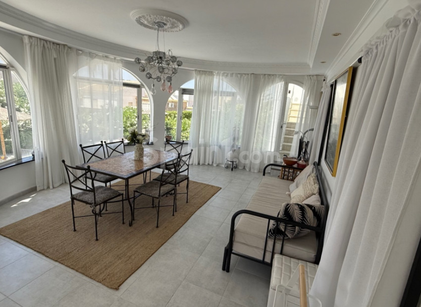 Resale - Villa -
Torrevieja - Costa Blanca Sur