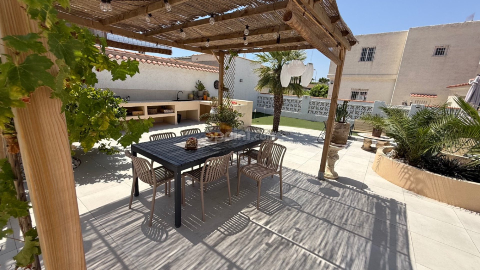 Resale - Villa -
Torrevieja - Costa Blanca Sur