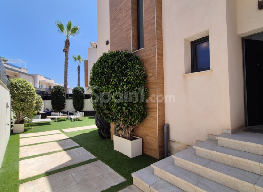 Resale - Villa -
Torrevieja - Costa Blanca Sur