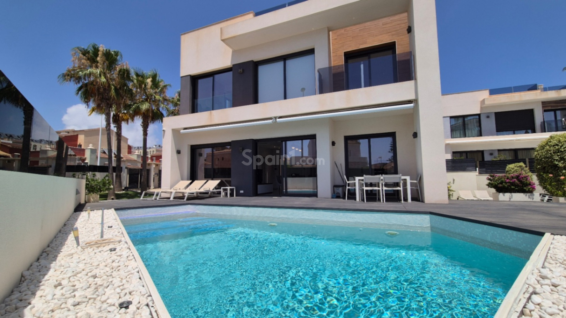 Resale - Villa -
Torrevieja - Costa Blanca Sur