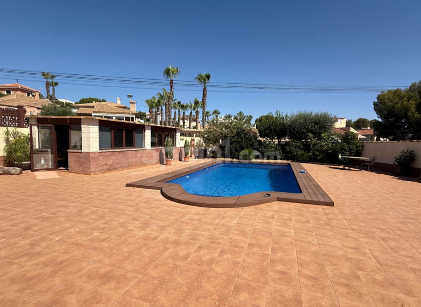 Resale - Villa -
Torrevieja - Costa Blanca Sur