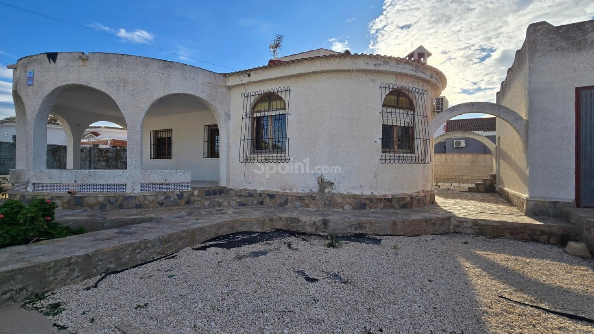 Resale - Villa -
Torrevieja - El Chaparal